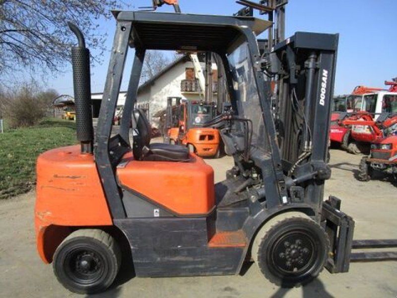 Doosan D30G Tripl-FH 4,7m + Seitenschieber