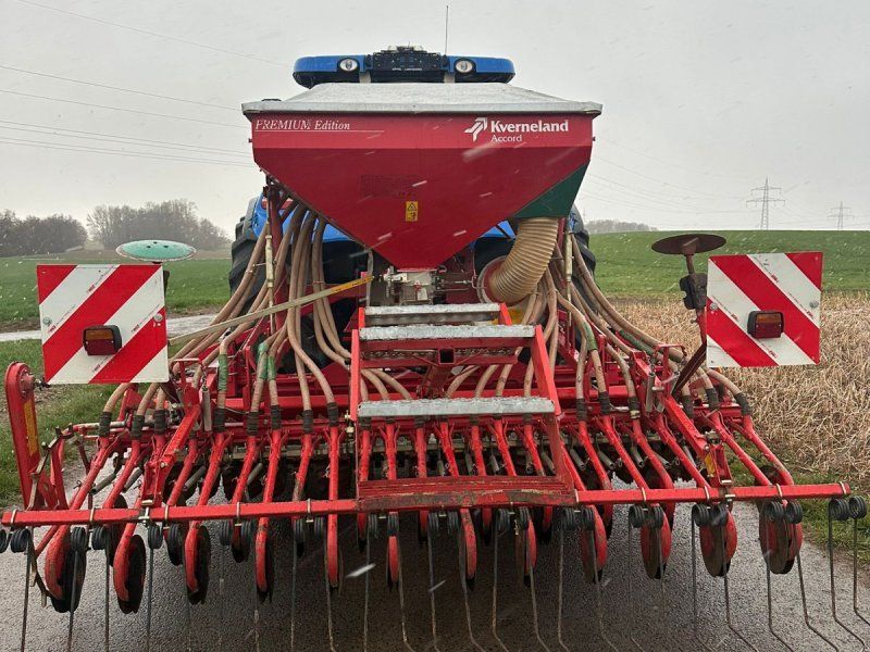 Kverneland DA  mit Kongskilde Kreiselegge