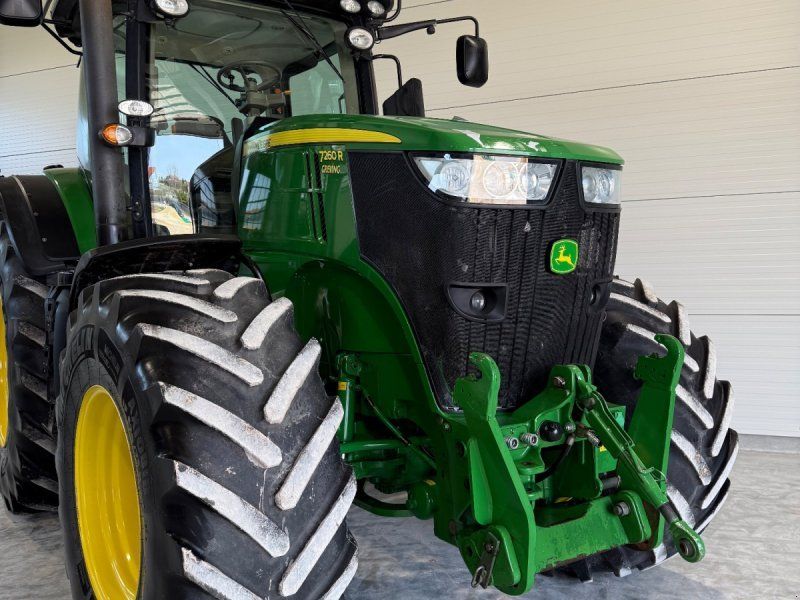 John Deere 7260R