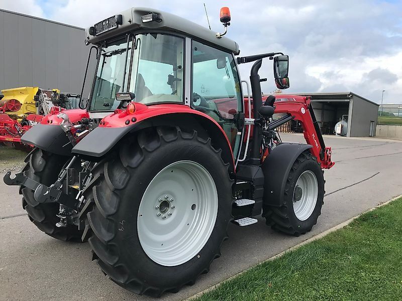 Massey Ferguson 5S145 Dyna-6