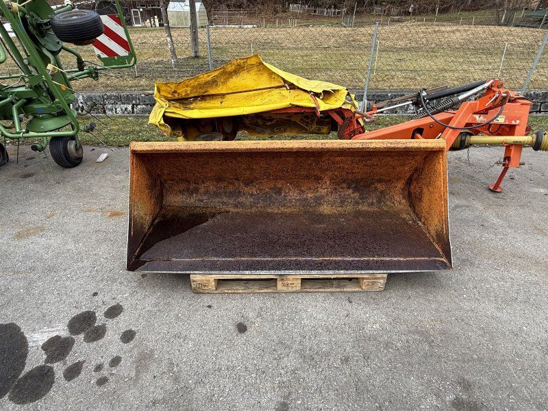 Hauer Schaufel mit 2m Arbeitsbreite und Euroaufnahme