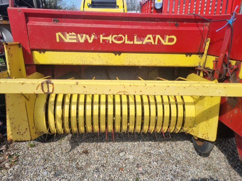 New Holland 368