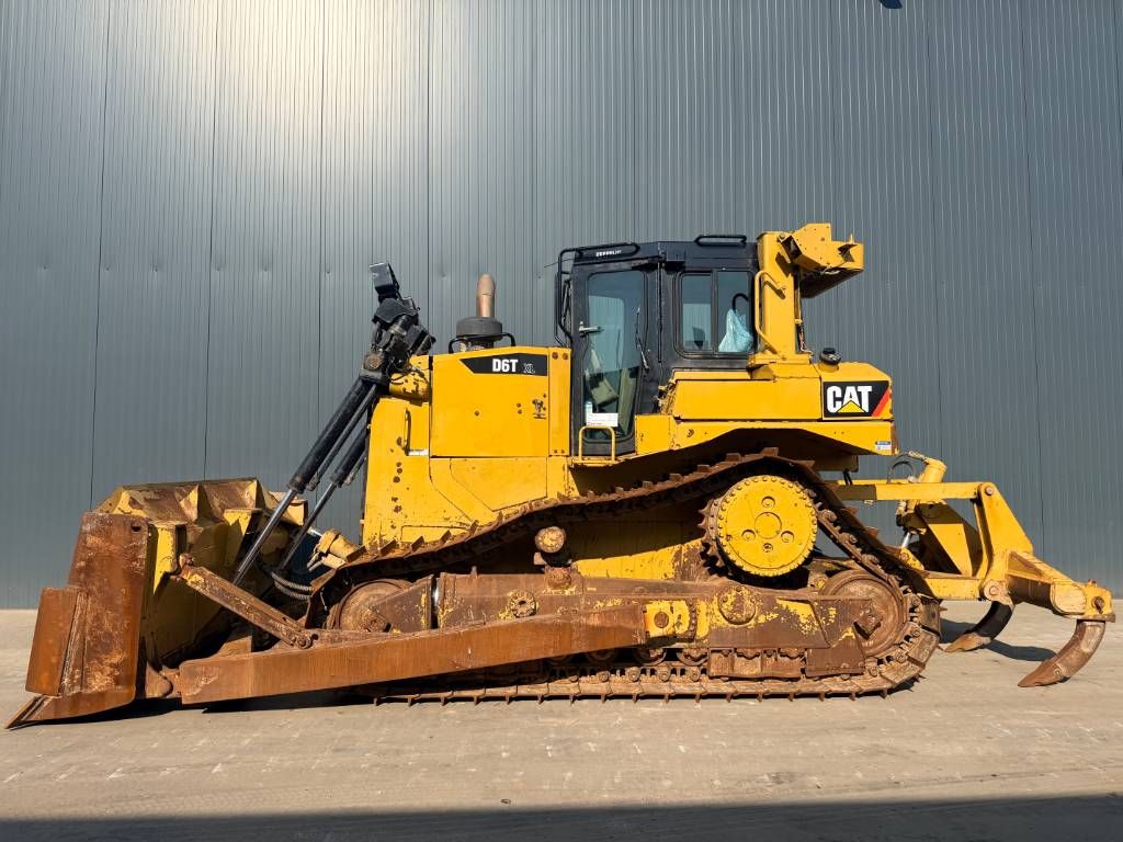 CAT D6T XL