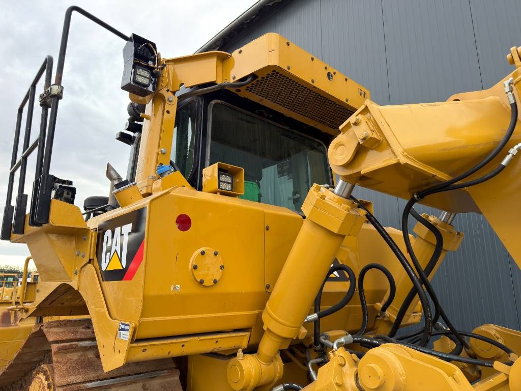 CAT D8T - CE
