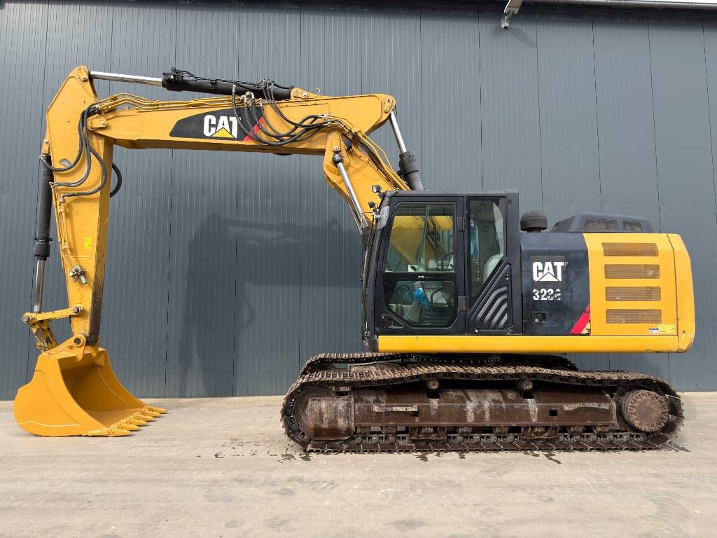 CAT 323EL VA