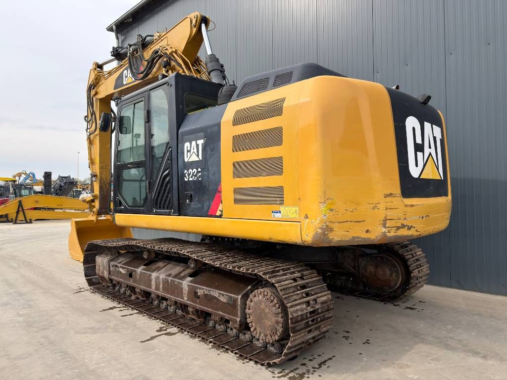 CAT 323EL VA