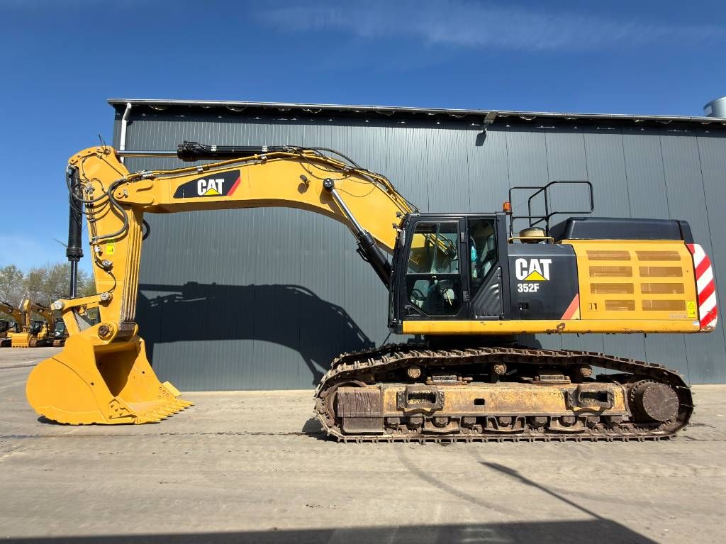 CAT 352F