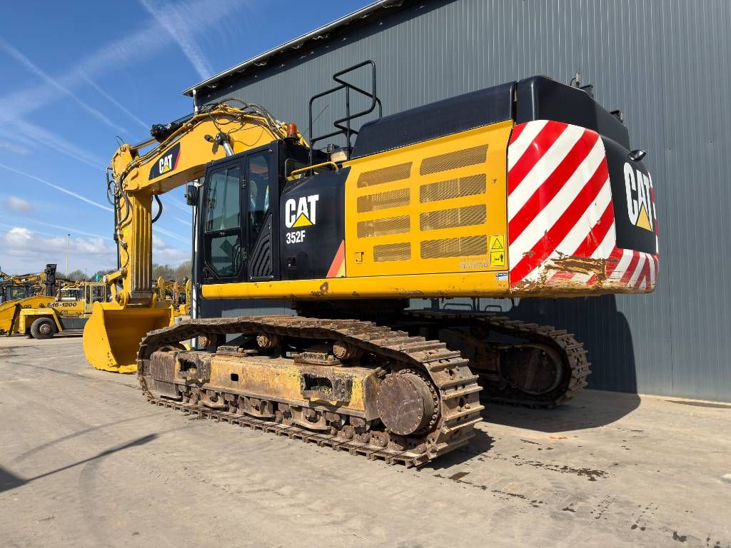CAT 352F