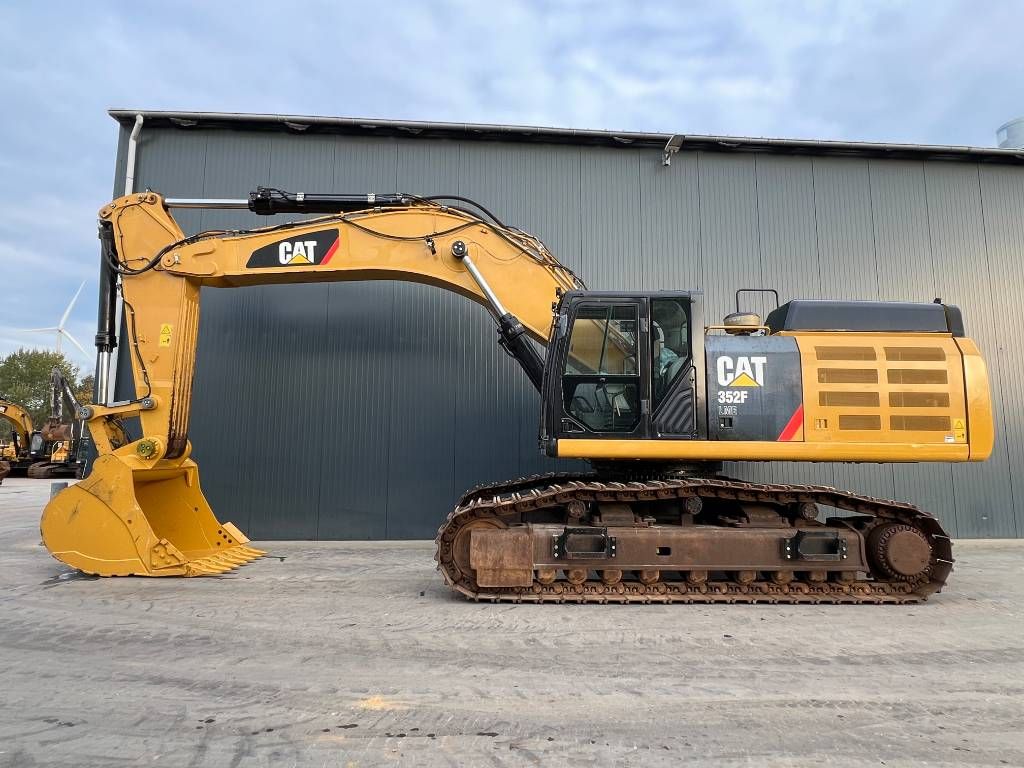 CAT 352FL ME