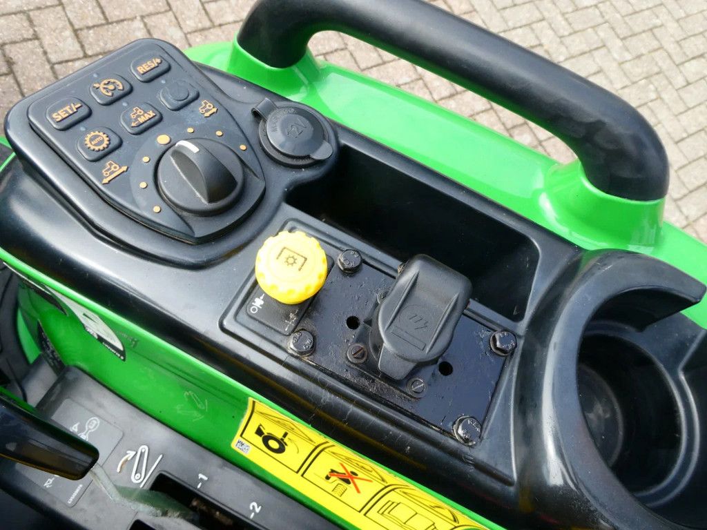 John Deere 3038R 4wd HST / 01236 Draaiuren / Full Options