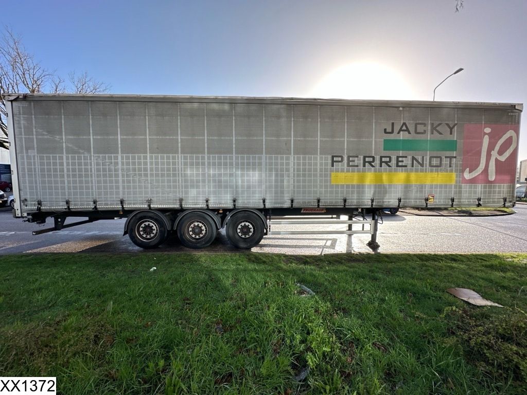 Fruehauf Tautliner Lift shaft