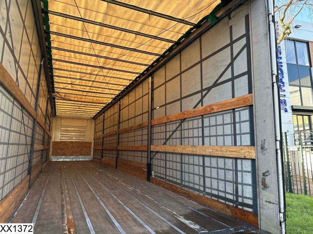 Fruehauf Tautliner Lift shaft