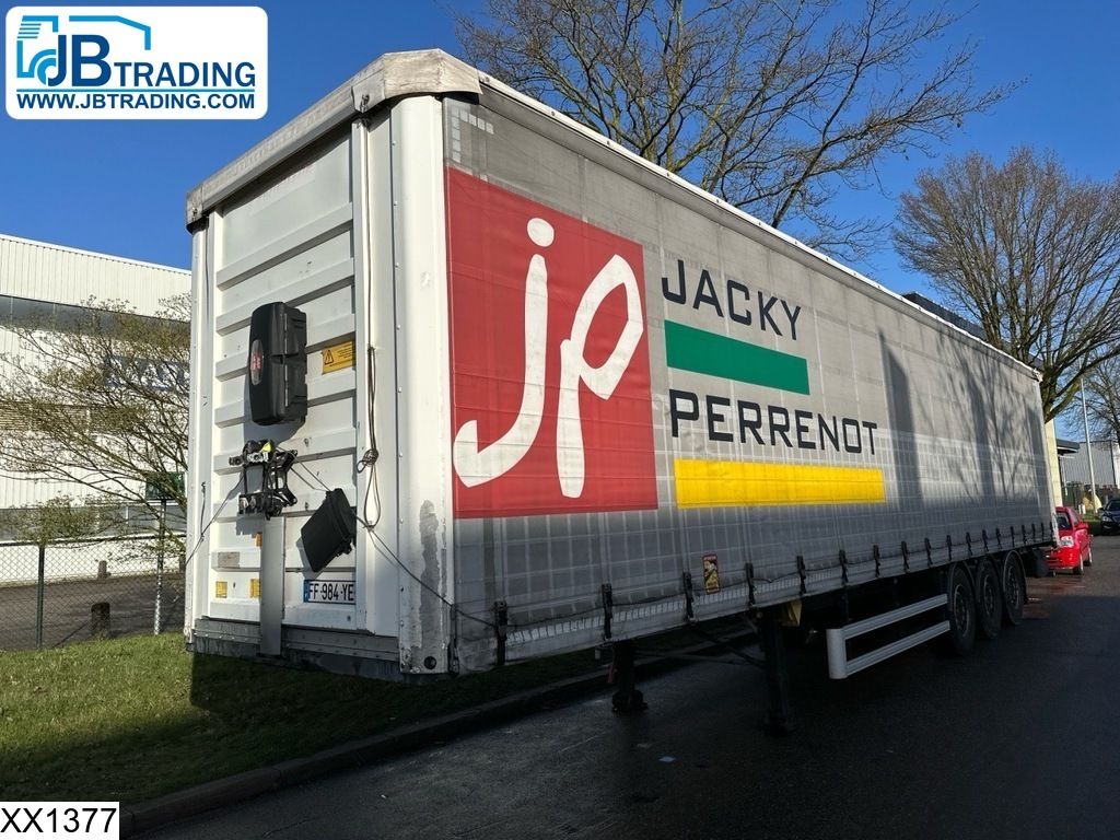 Fruehauf Tautliner Lift shaft