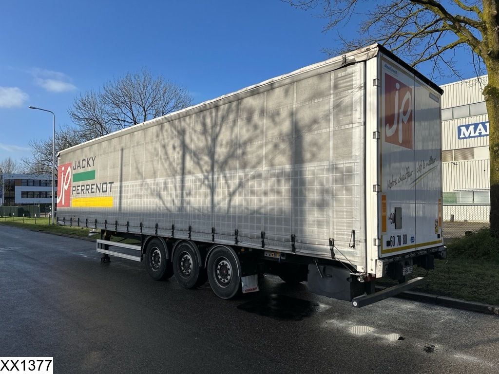 Fruehauf Tautliner Lift shaft