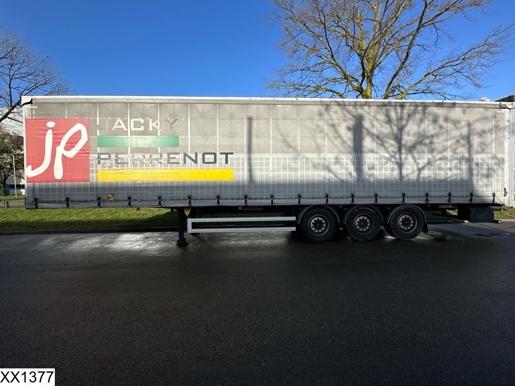 Fruehauf Tautliner Lift shaft