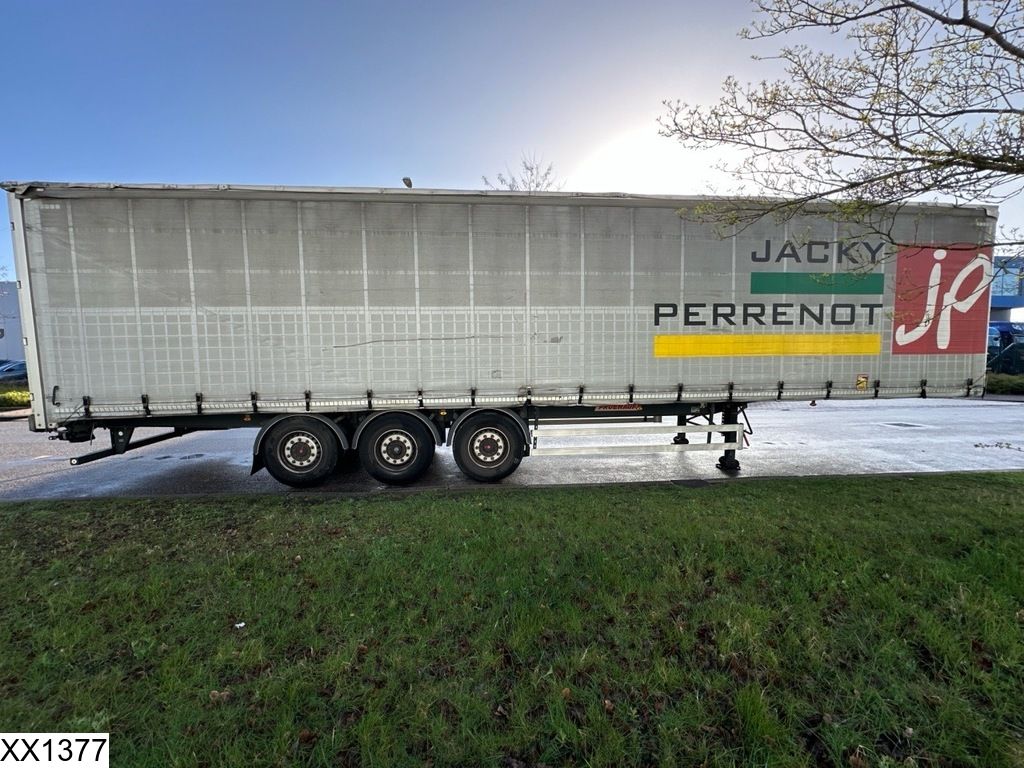 Fruehauf Tautliner Lift shaft