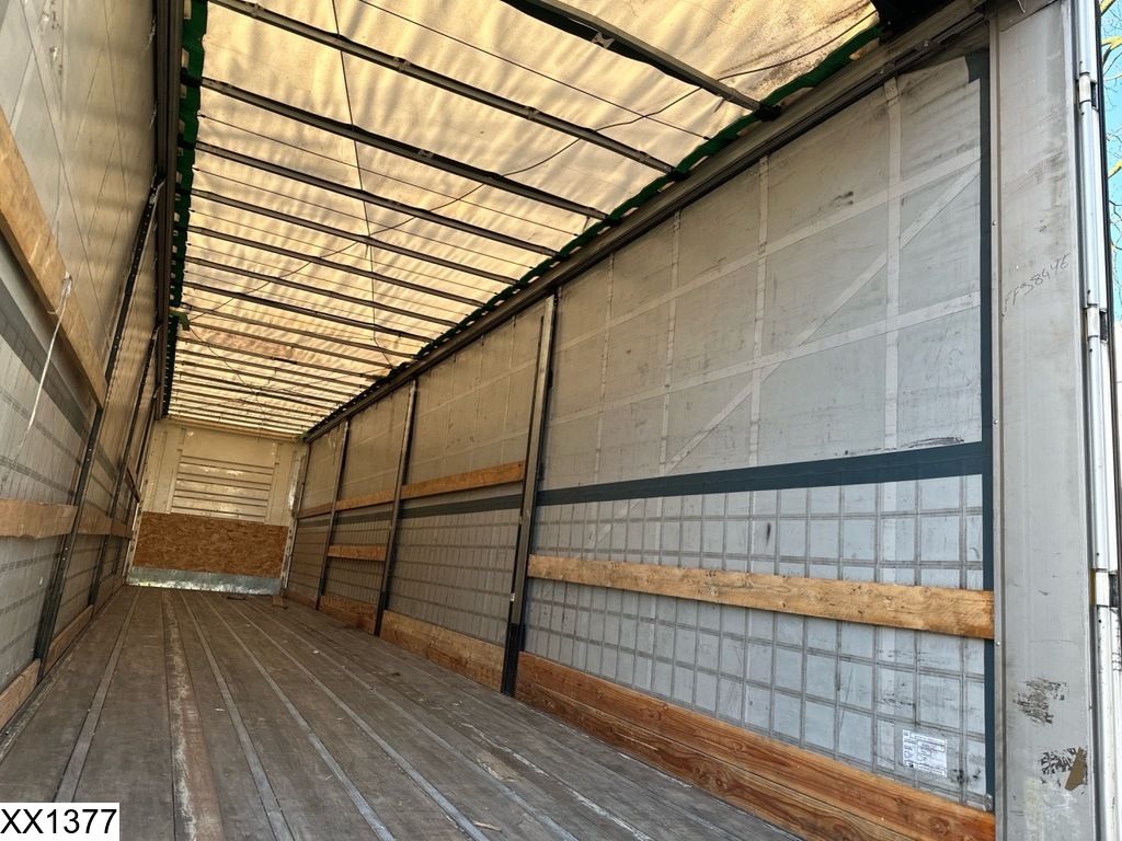 Fruehauf Tautliner Lift shaft