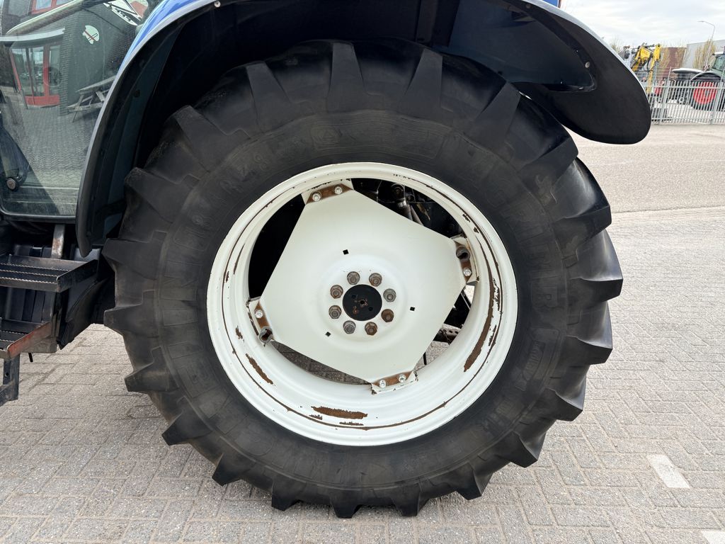 New Holland TS90 4WD