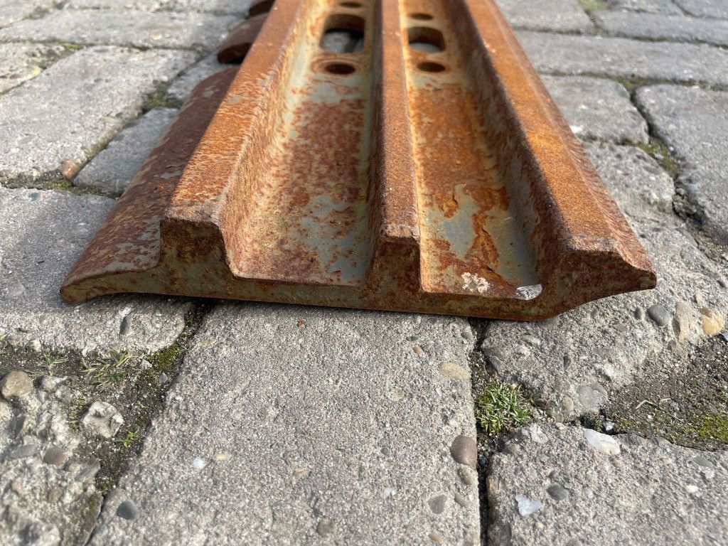 Volvo SHOES | TRACK PLATES | 60 CM | FAHRWERK