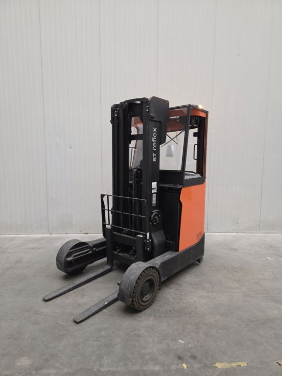 TOYOTA RRE160HR (met buitenbanden)