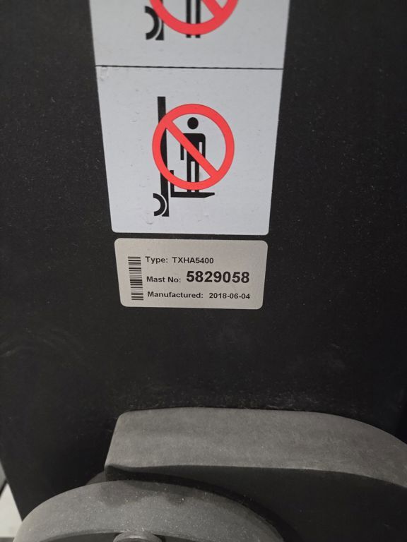 TOYOTA RRE160HR (met buitenbanden)