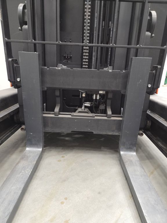 TOYOTA RRE160HR (met buitenbanden)