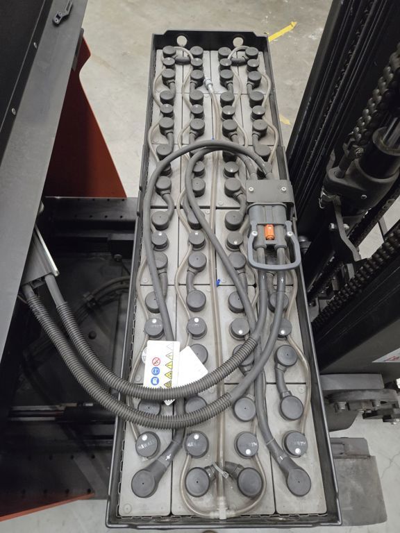 TOYOTA RRE160HR (met buitenbanden)