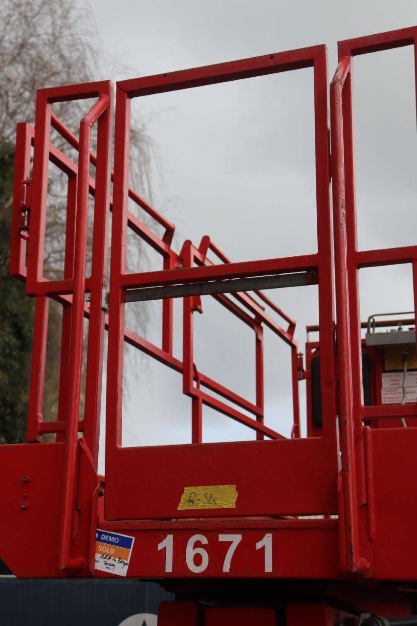Electric Scissor Lift