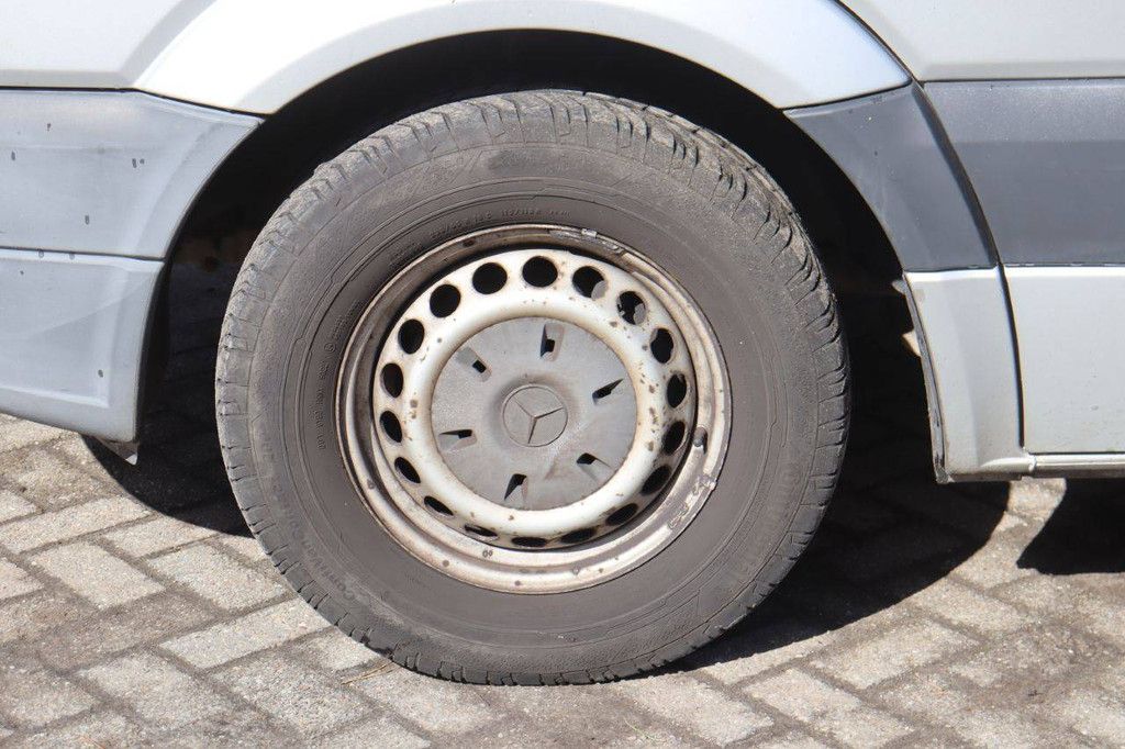 Fahrzeugmontierte Hubarbeitsbühne Mercedes-Benz Sprinter Diesel 95 PS 2013