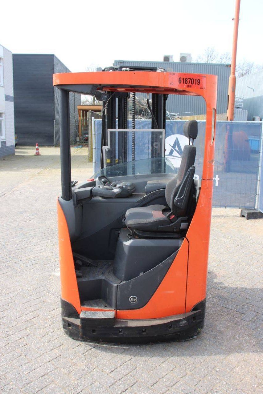 Reach truck BT RRE140 Electric 1400kg 2011