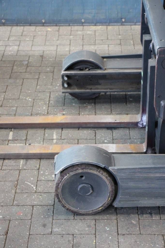 Linde R14-01 Electric Reach Truck 1400kg 8.0m 2015