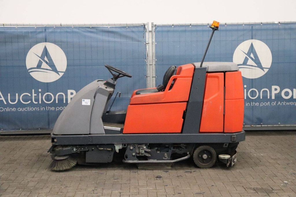 Kehrmaschine Hako Hakomatic B310 R CL Elektro 2014