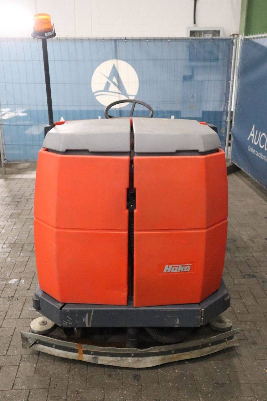 Kehrmaschine Hako Hakomatic B310 R CL Elektro 2014