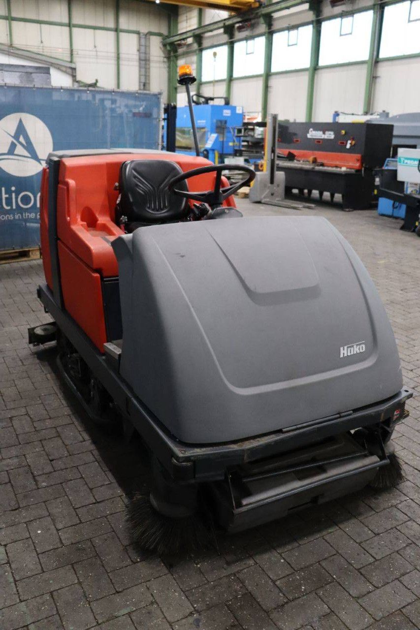 Kehrmaschine Hako Hakomatic B310 R CL Elektro 2014