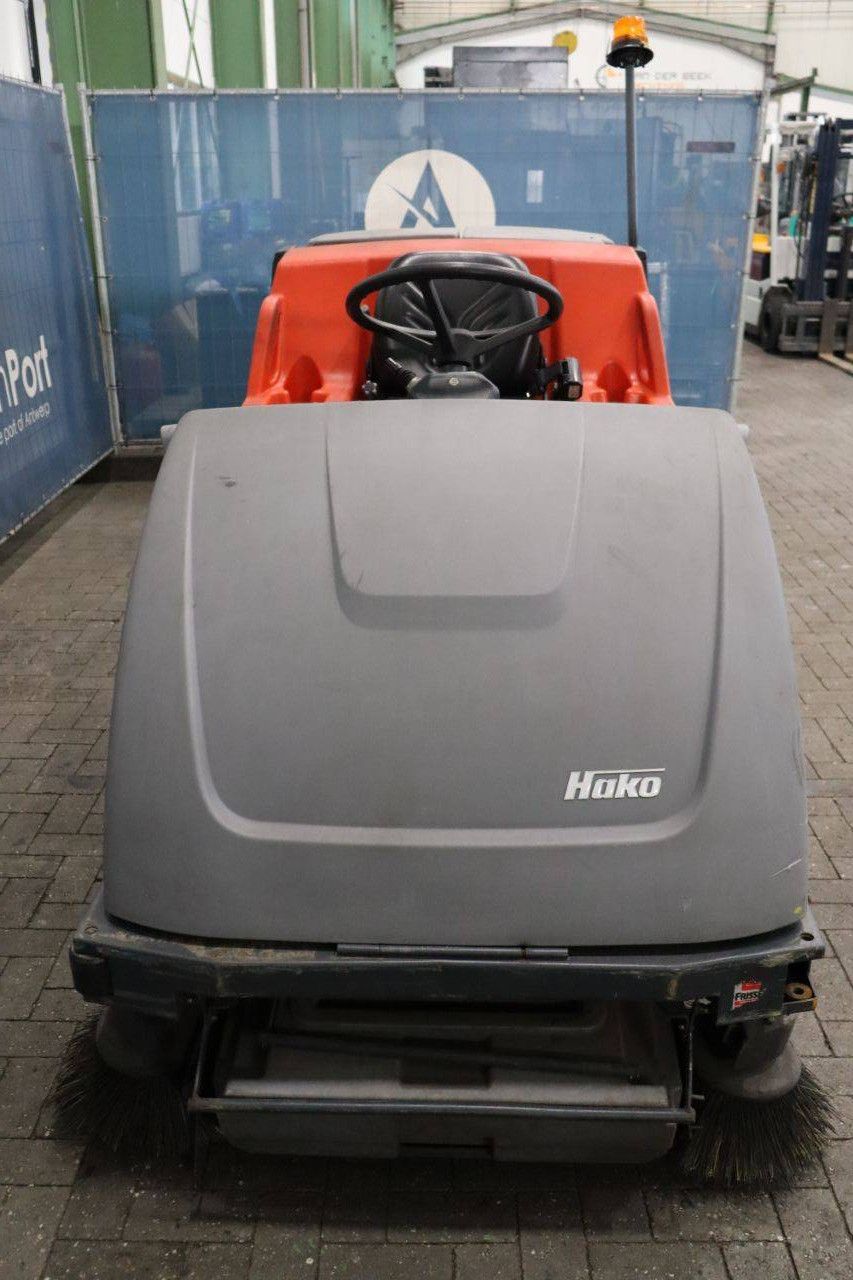 Kehrmaschine Hako Hakomatic B310 R CL Elektro 2014