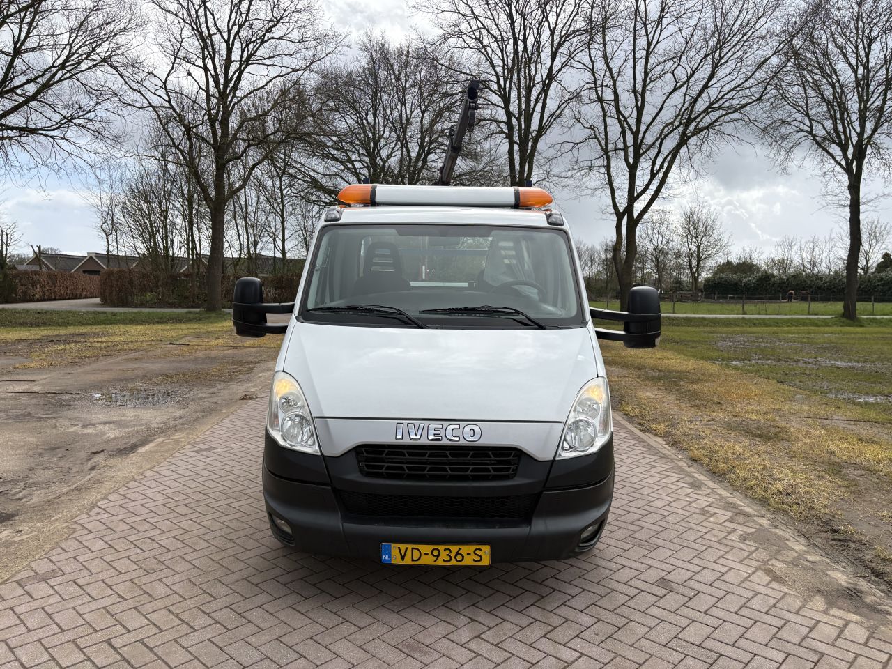 Be trekker Iveco Daily 35C17 - be oplegger VERHAGEN met KRAAN