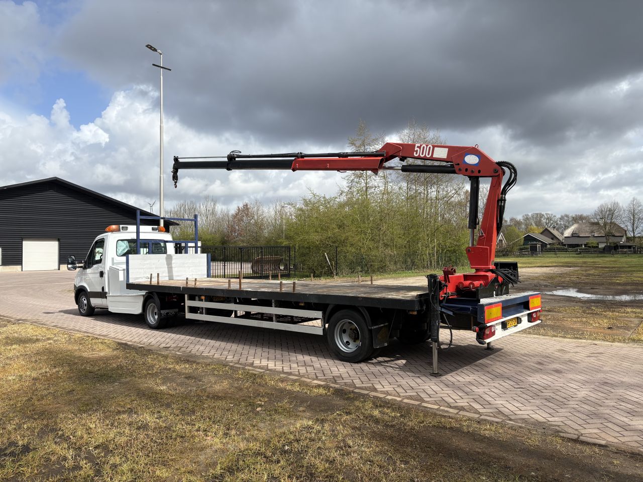 Be trekker Iveco Daily 35C17 - be oplegger VERHAGEN met KRAAN