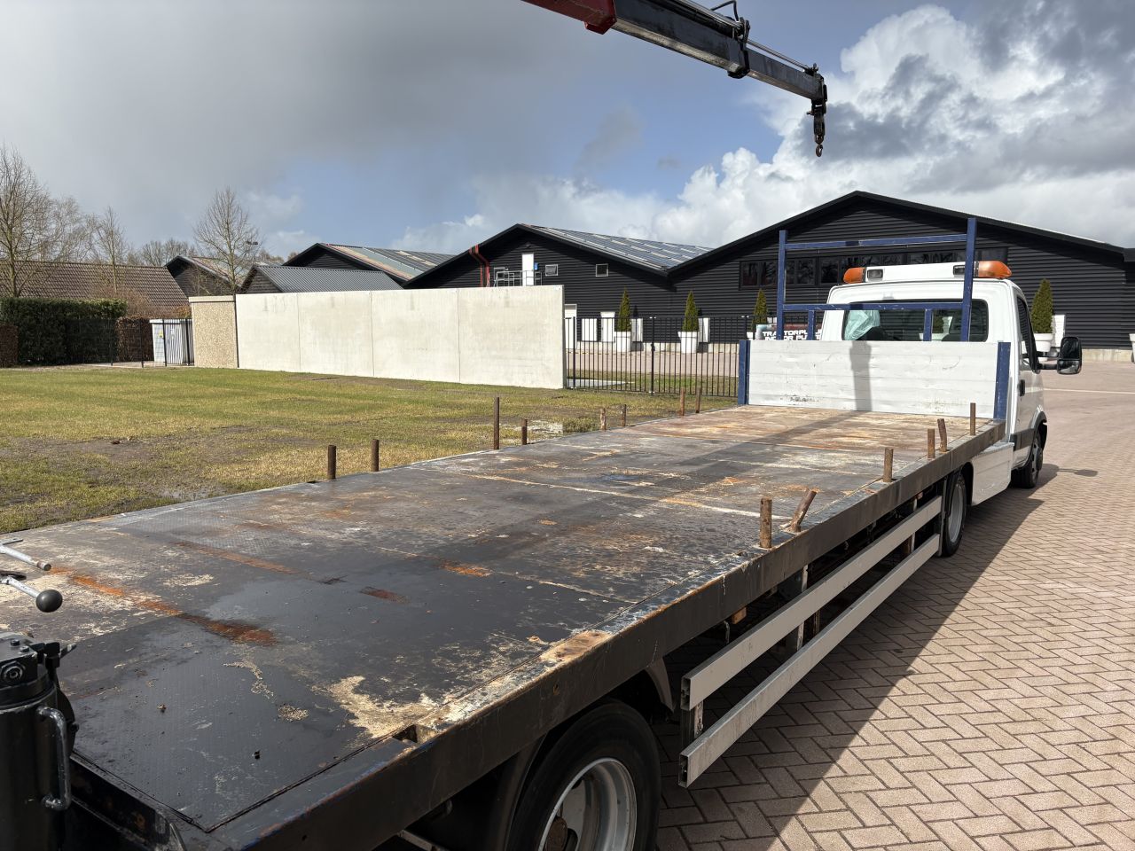 Be trekker Iveco Daily 35C17 - be oplegger VERHAGEN met KRAAN