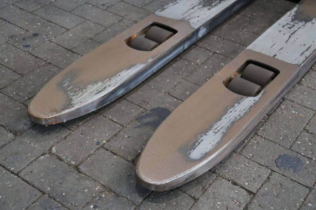 Stacker Still EGV 14 Electric 1400kg 5.0m 2011