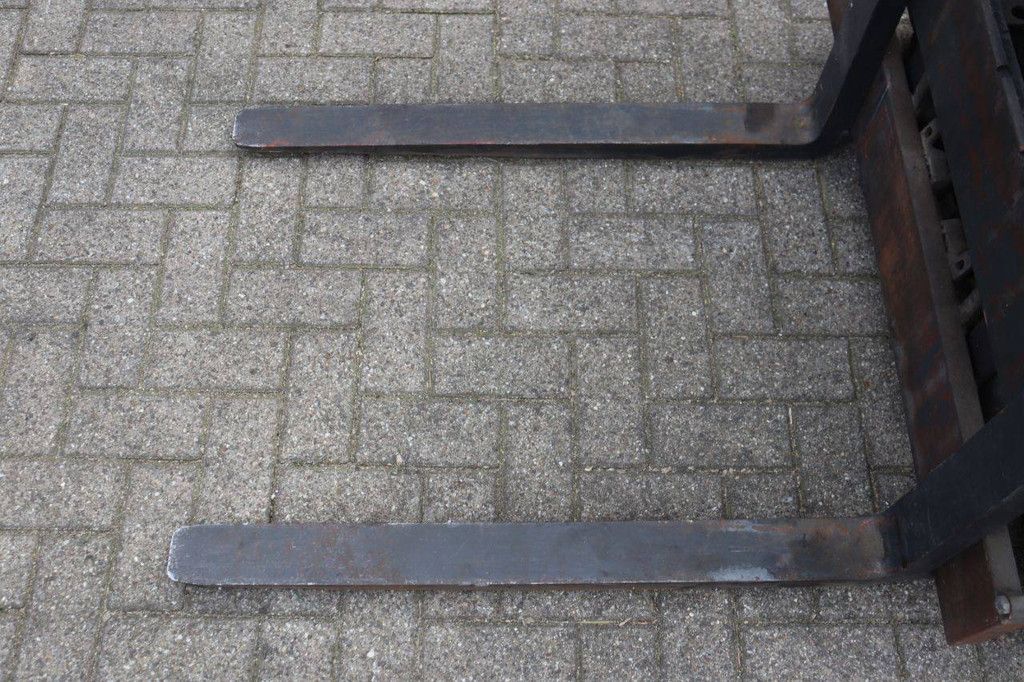 Linde E12 Electric Forklift 1200kg 6.05m