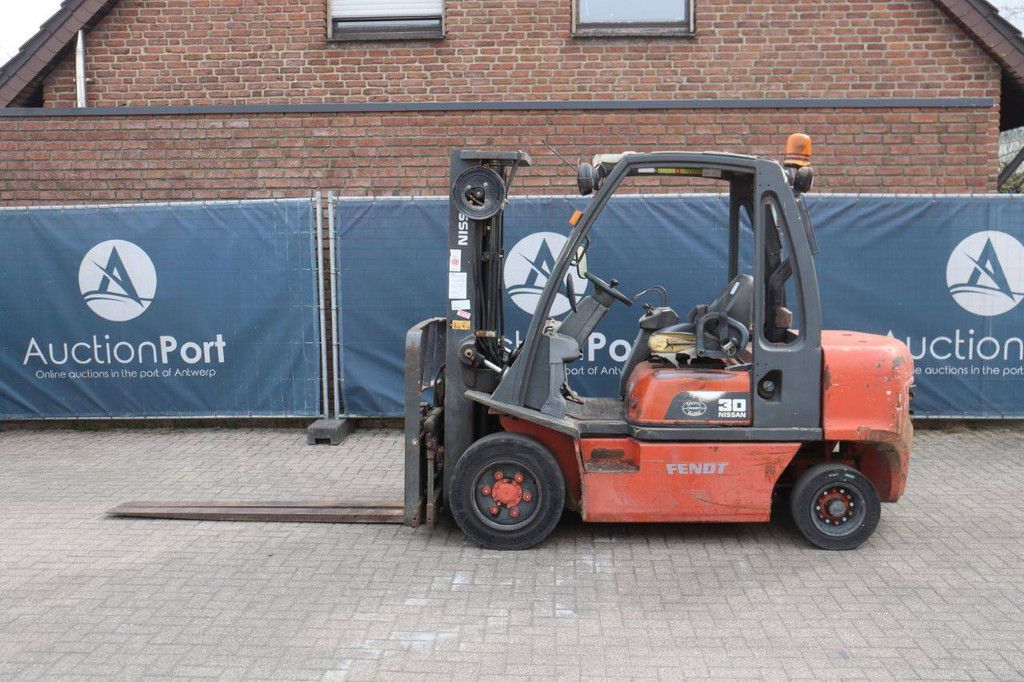 Heftruck Nissan FGD02A30Q Diesel 3000kg 4.3m 2000