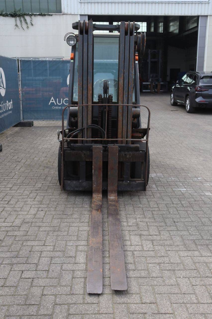 Heftruck Nissan FGD02A30Q Diesel 3000kg 4.3m 2000