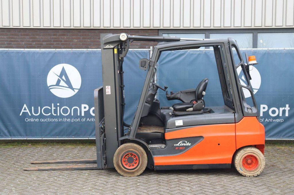 Linde E30 Electric Forklift 3000kg