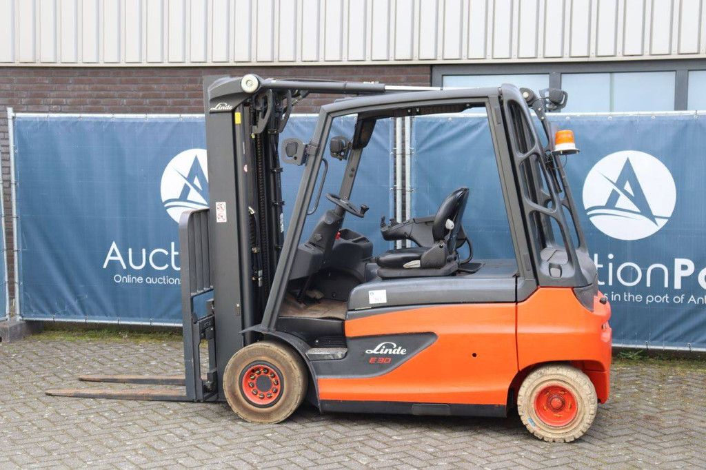 Linde E30 Electric Forklift 3000kg