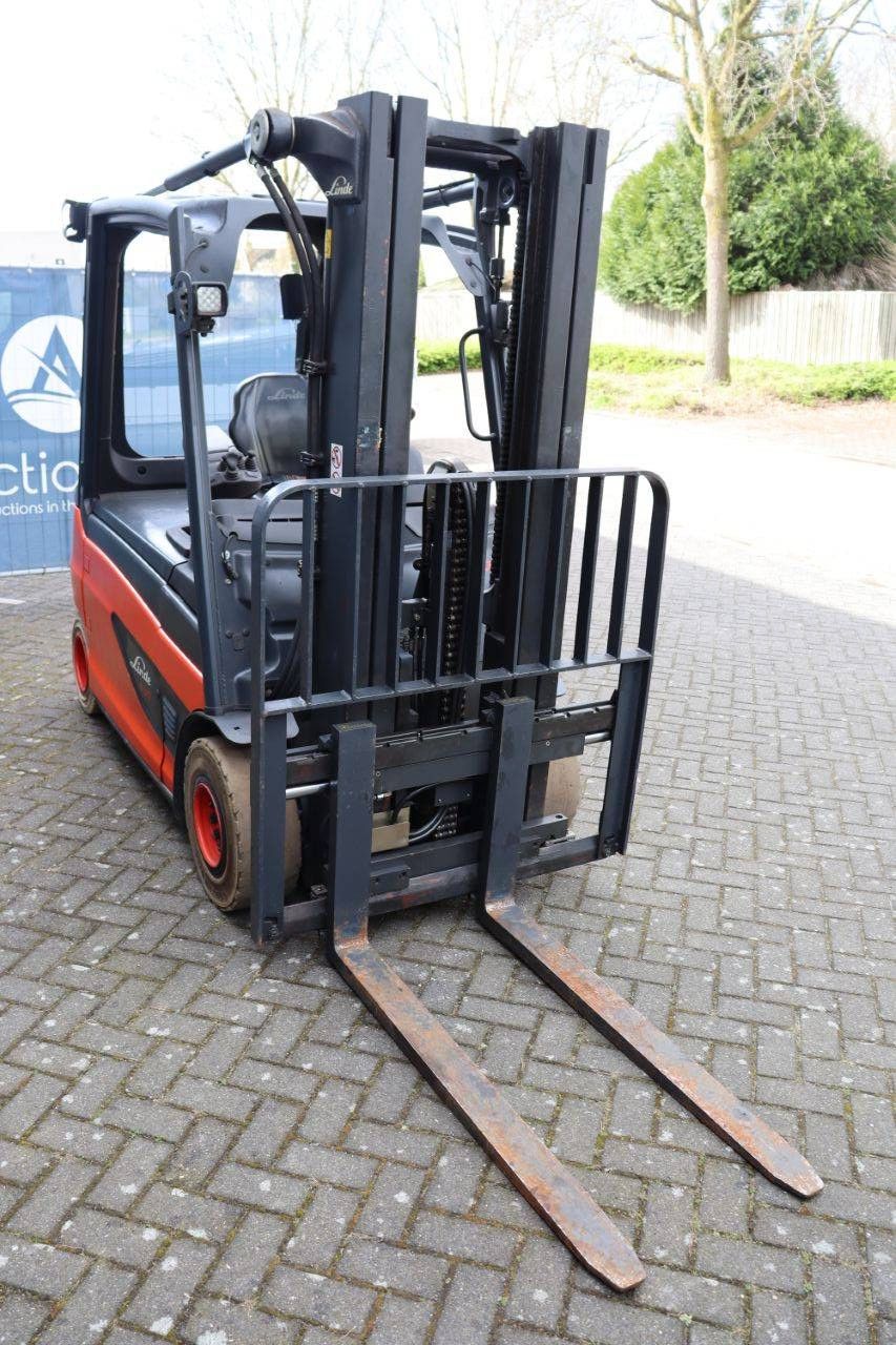 Linde E30 Electric Forklift 3000kg