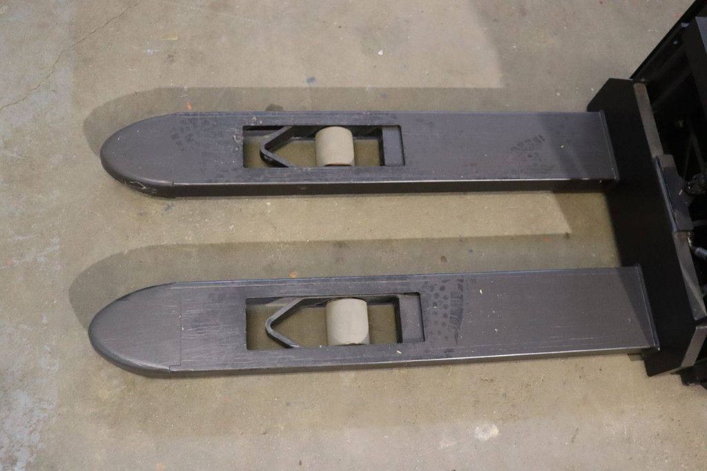 Toyota SWE 120 Elektrostapler 1200 kg 2,7 m 2018