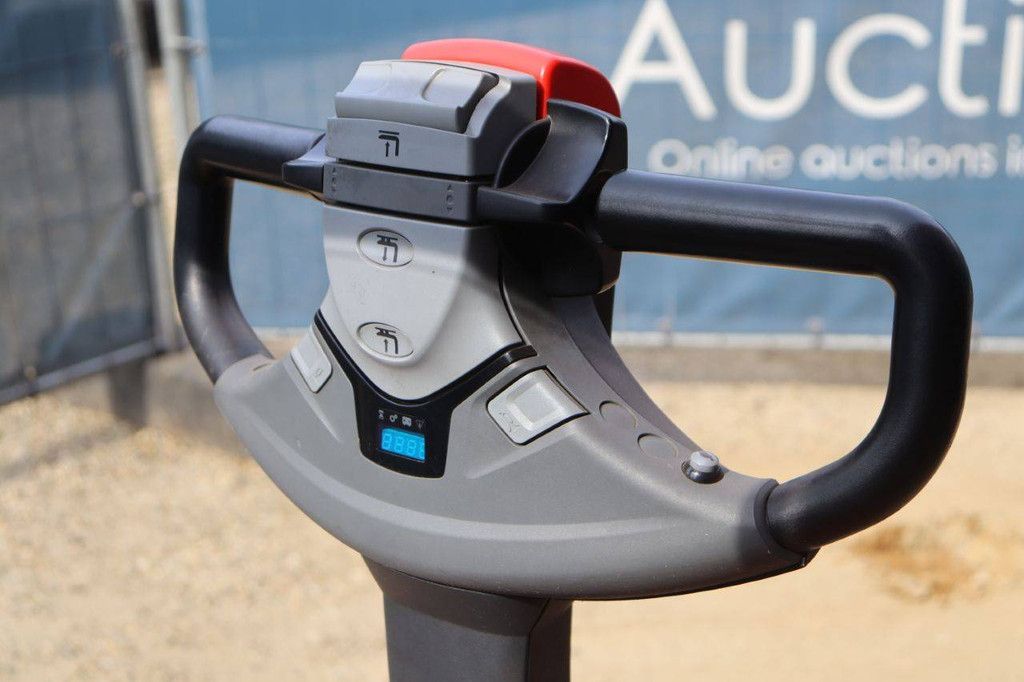 Stacker BT SWE-140L Electric 1400kg 2.65m 2015