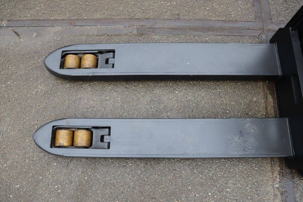 Stacker BT SPE200D Electric 1000kg 2016