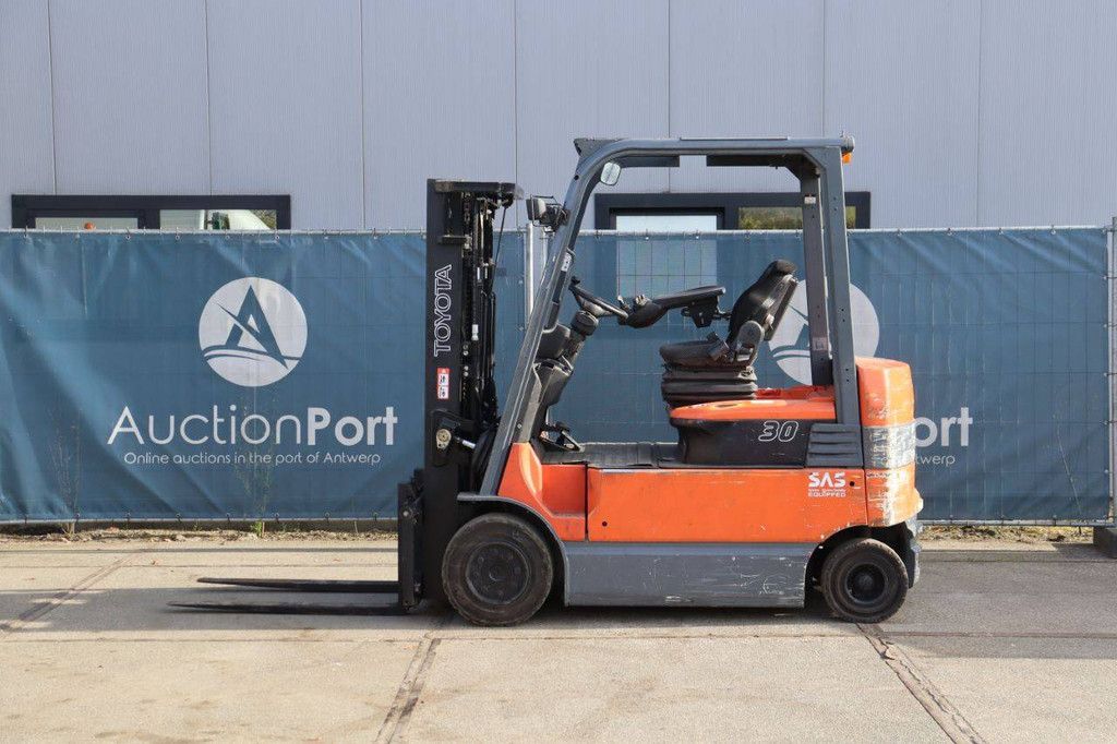 Toyota 7FBMF30 Elektrogabelstapler 3000 kg 5,5 m 2009