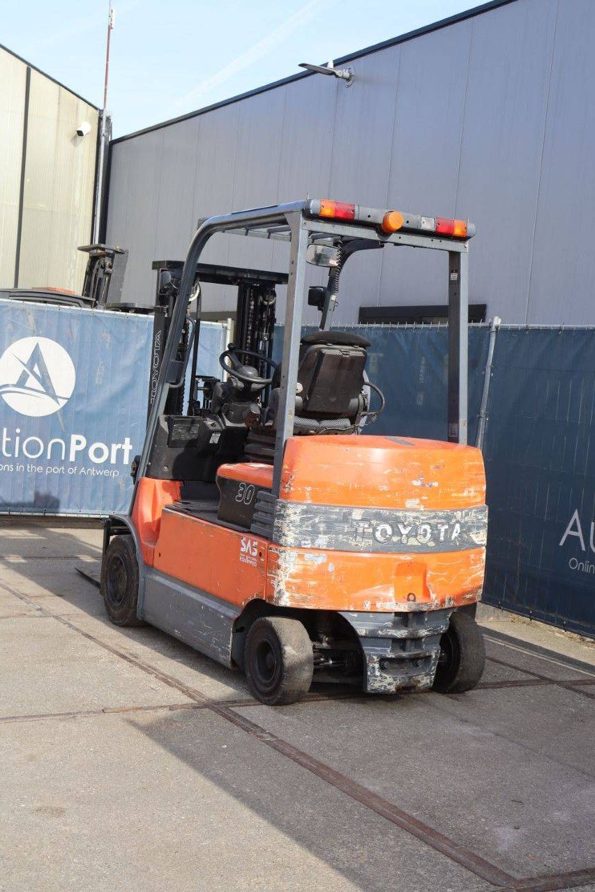 Toyota 7FBMF30 Elektrogabelstapler 3000 kg 5,5 m 2009
